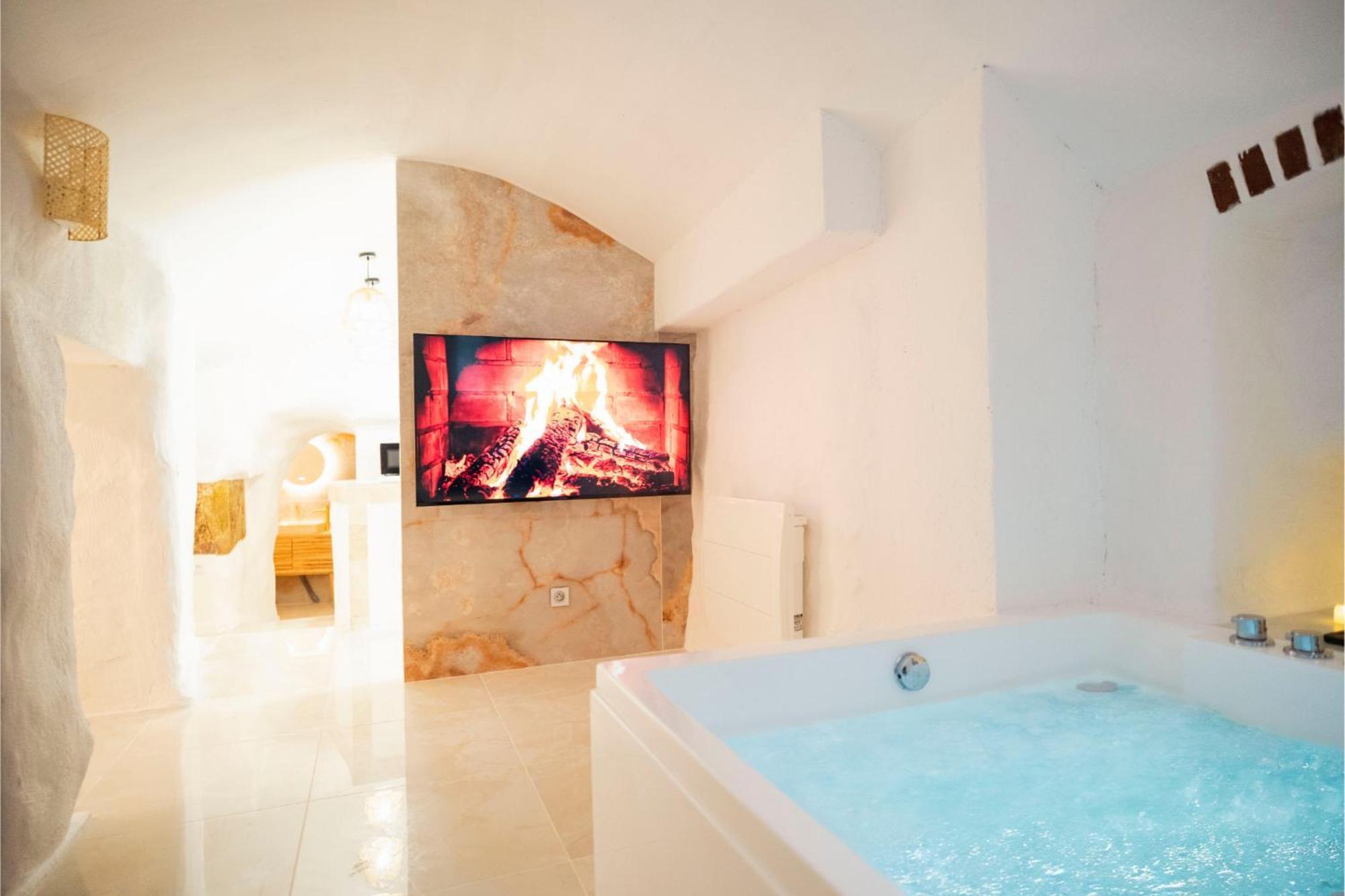 Le Temple D'Aphrodite, Appartement Avec Spa Vienne  Esterno foto