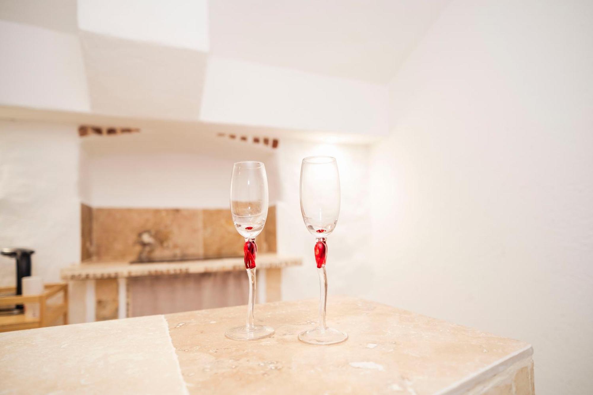 Le Temple D'Aphrodite, Appartement Avec Spa Vienne  Esterno foto