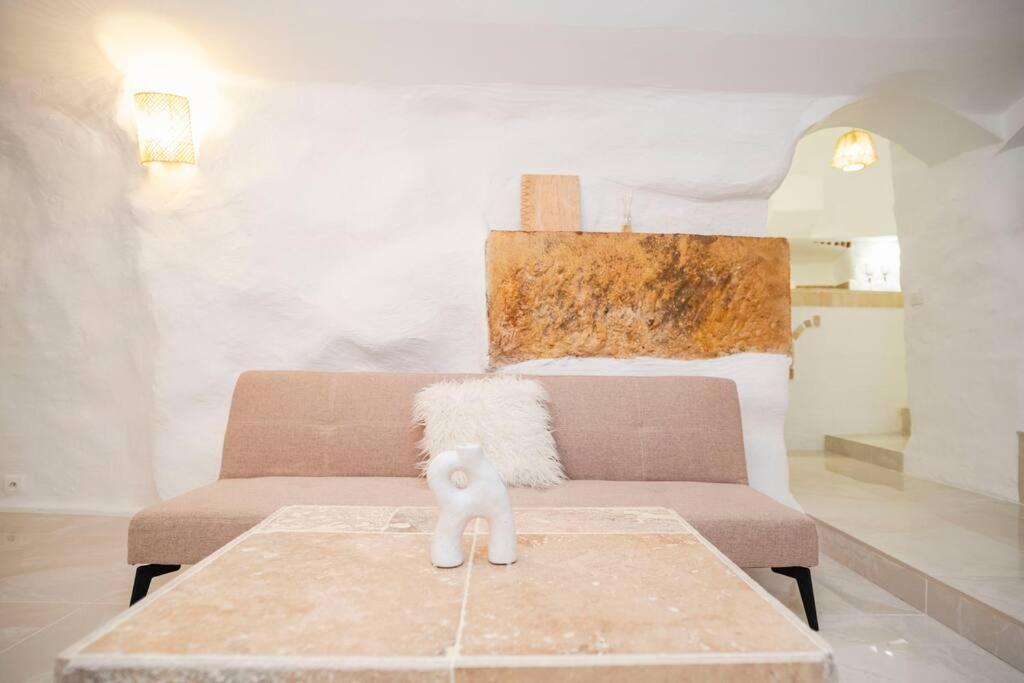 Le Temple D'Aphrodite, Appartement Avec Spa Vienne  Esterno foto