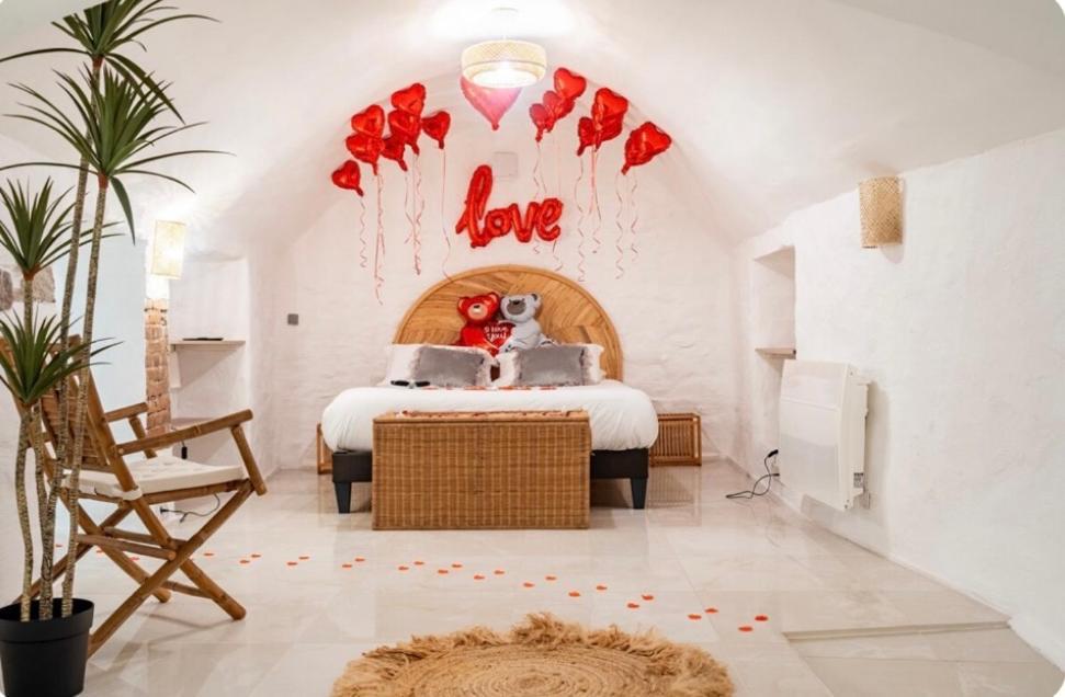 Le Temple D'Aphrodite, Appartement Avec Spa Vienne  Esterno foto
